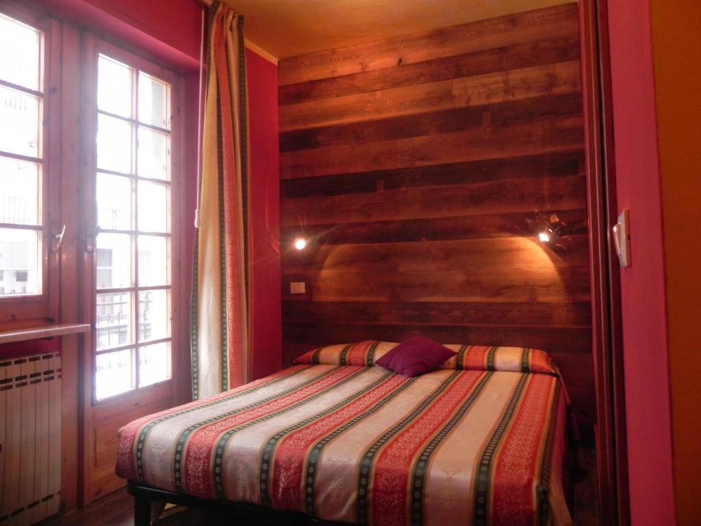 Hotel Trois Etoiles Entracque Room photo