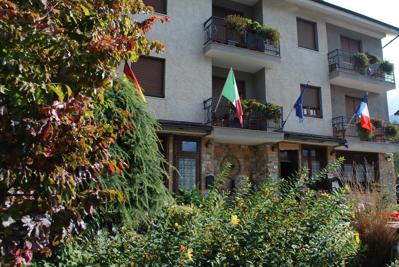Hotel Trois Etoiles Entracque Exterior photo